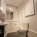 Large Clifton One Bed Flat And Parking Bristol