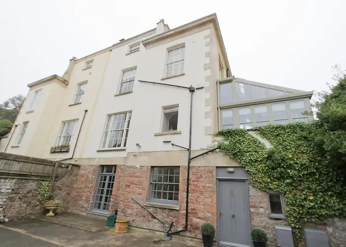 Large Clifton One Bed Flat And Parking Apartmán