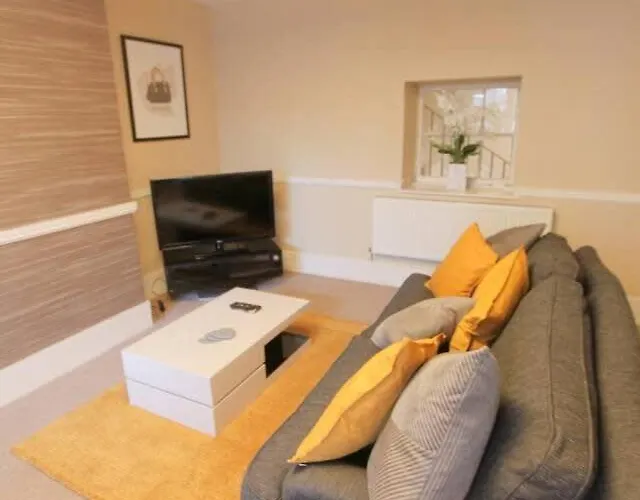 Large Clifton One Bed Flat And Parking Διαμέρισμα