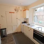 Large Clifton One Bed Flat And Parking Bristol